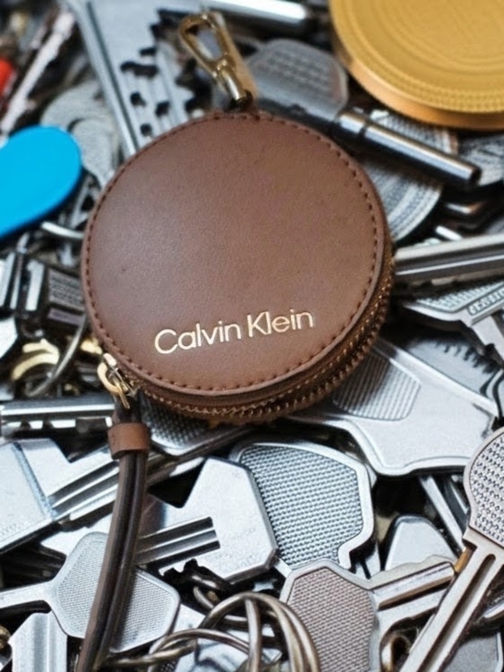 Calvin Klein Brown Round Leather Zip Key & Card Holder